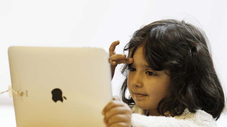 قانون جديد في أوروبا يقيد دخول القاصرين إلى مواقع التواصل الاجتماعي 