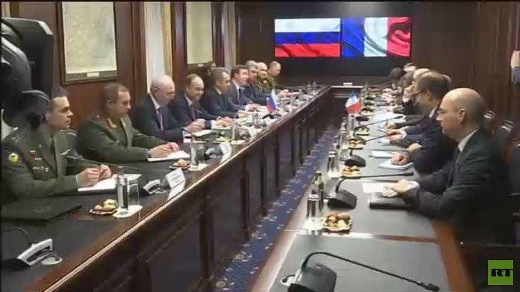 محادثات عسكرية روسية فرنسية في موسك