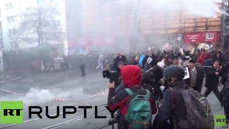 اشتباكات بين الأمن وناشطين يساريين في إسطنبول