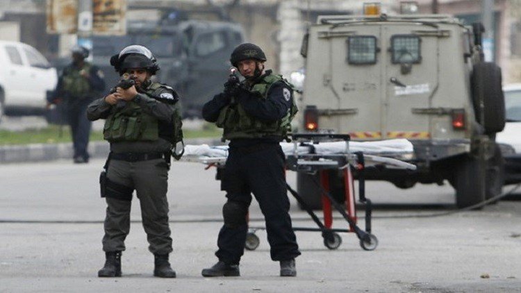 مراسلتنا: إطلاق النار على سيارة فلسطينية شرق رام الله وأنباء عن مقتل إمرأة فيها