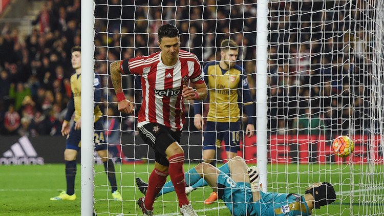 ساوثهامبتون يفاجئ أرسنال ويبقي ليستر في صدارة البريميرليغ (فيديو)                 