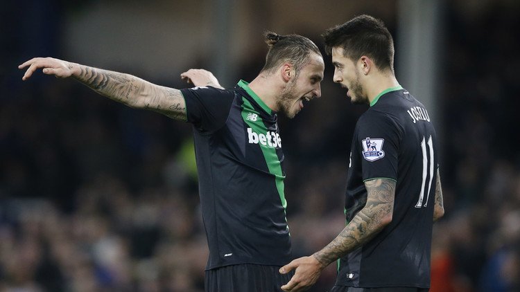 ستوك سيتي يقلب الطاولة على إيفرتون في مباراة مجنونة ..  (فيديو)