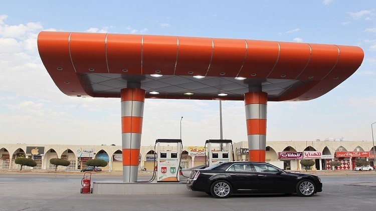 السعودية ترفع أسعار البنزين بنحو 60%