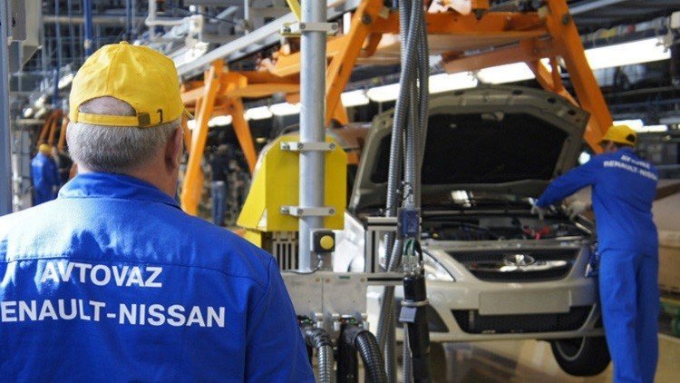 الحكومة الروسية تخصص 275 مليون دولار لدعم قطاع صناعة السيارات 