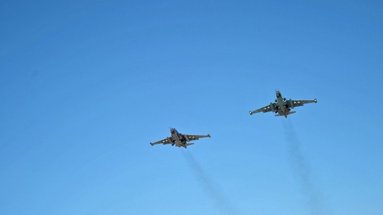 روغوزين: مهارة قواتنا الجوية تسمح بتجنب سقوط ضحايا مدنيين في سوريا