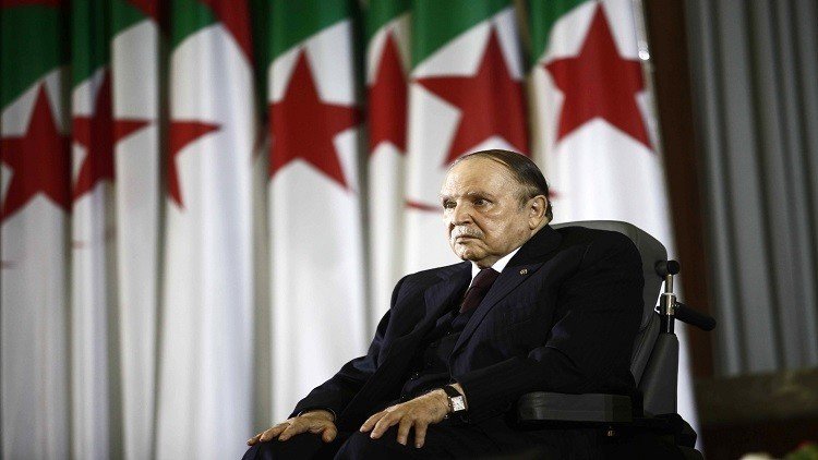 الرئيس الجزائري يصادق على موازنة عام 2016 