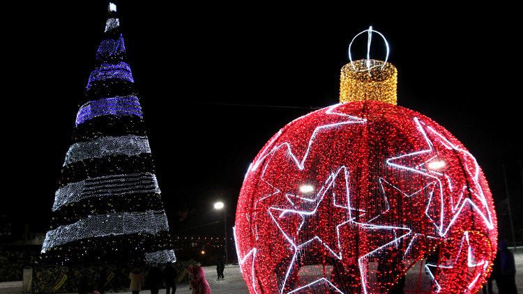 روسيا تبدأ الاحتفال بالسنة الجديدة.. والروس يستقبلونها 11 مرة