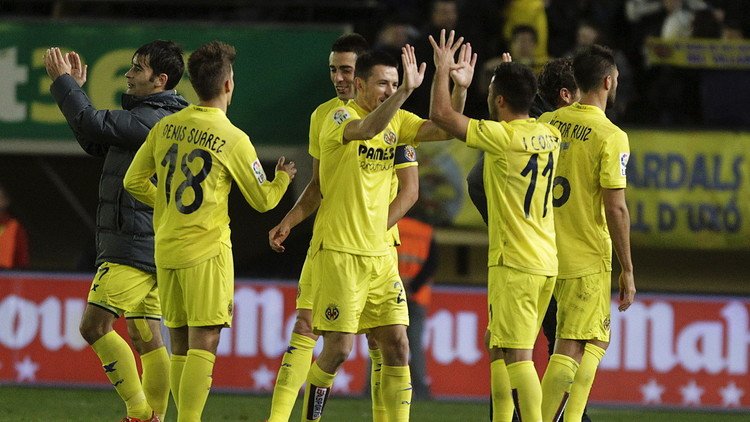 الغواصة الصفراء تغرق خفافيش فالنسيا (فيديو)