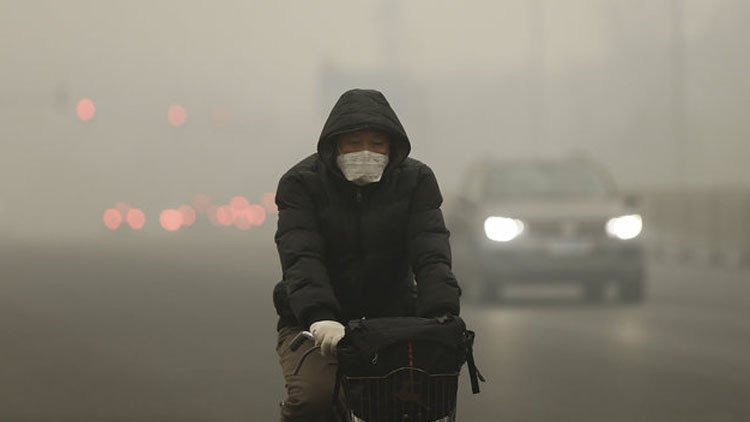 بالفيديو والصور.. بكين تتحول إلى عاصمة للرعب المناخي