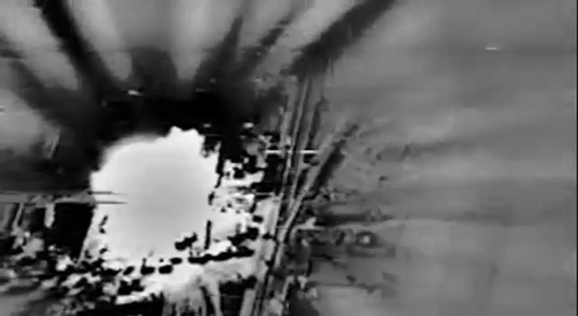 صاروخ "كاليبر" يدمر هدفا