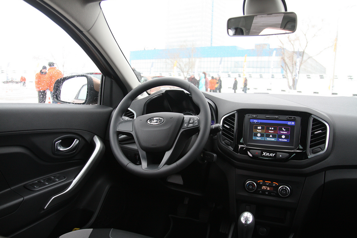 موديل "لادا إكس راي"