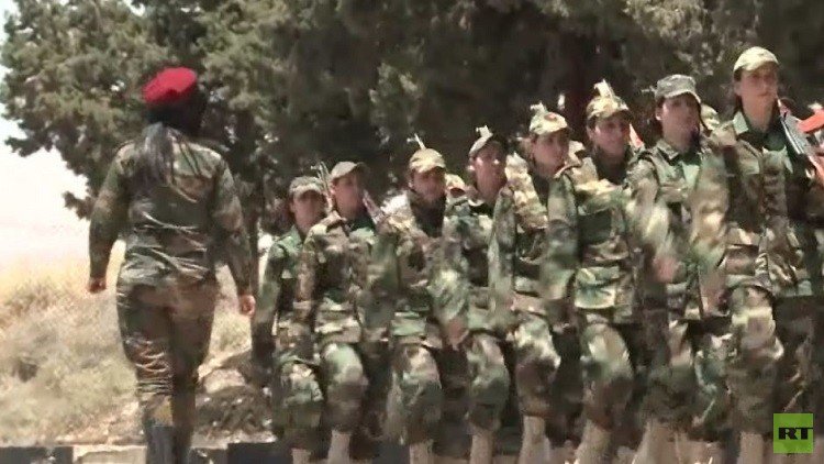 كاميرا RT تواكب كتيبة المغاوير النسائية السورية
