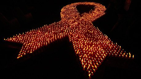 نحو 2880 شمعة أشعلت في جاكرتا في إطار فعاليات اليوم العالمي لمكافحة الإيدز