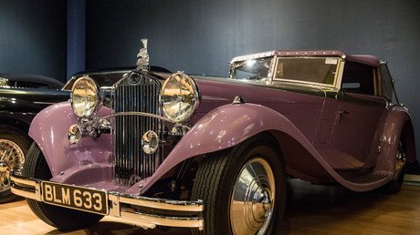 سيارة دولاج فرنسية موديل 1934 في دار سوذبي للمزادات، نيويورك، 4 ديسمبر/كانون الأول