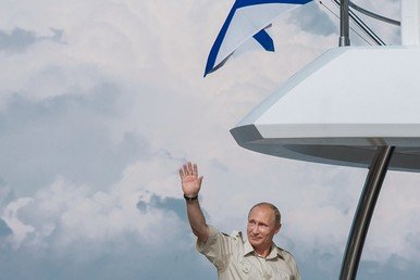 الرئيس الروسي شارك في بعثة علمية تعمل بالقرب من مدينة سيفاستوبل وقام بالغوص إلى قاع البحر