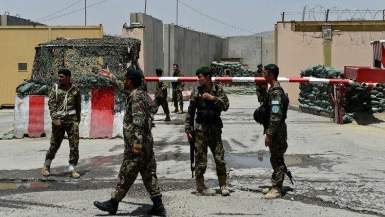 هجوم انتحاري قرب مطار كابل في أفغانستان 