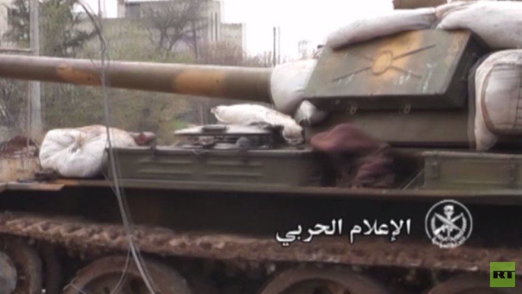 بالفيديو من سوريا.. معارك بين قوات الجيش السوري والمسلحين في درعا