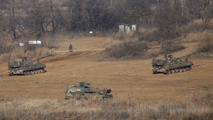 الكوريتان تحشدان عند حدودهما (فيديو)