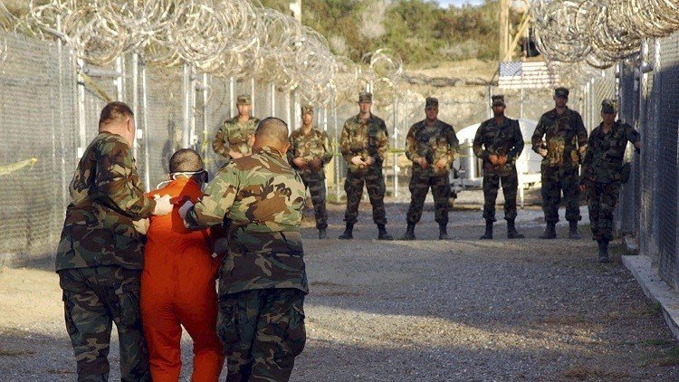 البنتاغون ينقل سجينا من غوانتانامو إلى الكويت