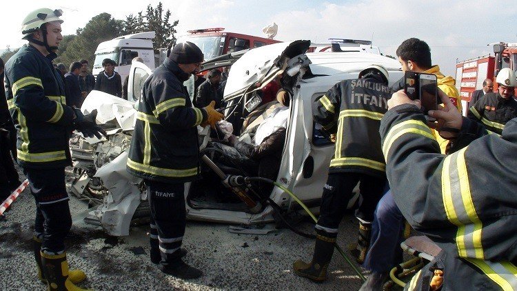 مصرع 13 لاجئا سوريا بحوادث سير في تركيا (فيديو)