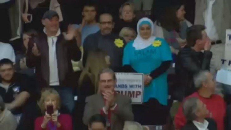 طرد محجبة مسلمة من مؤتمر انتخابي لترامب (فيديو)