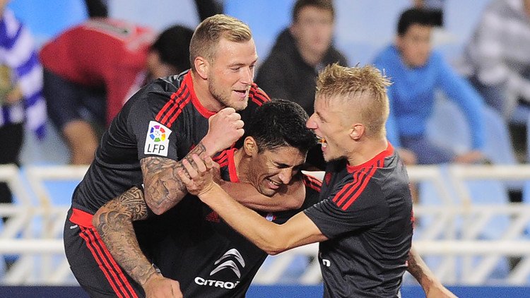 فيغو يطيح بقاهر ريال مدريد 