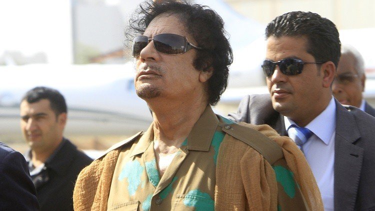القذافي: أنفاسكم تلاحقني كالكلاب المسعورة!