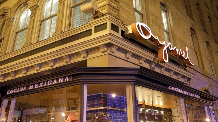 ما سر دعوة أوباما لزوجته على العشاء؟