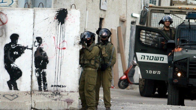 الشرطة الإسرائيلية تقتل شابا فلسطينيا جنوب مدينة نابلس بدعوى محاولة طعن