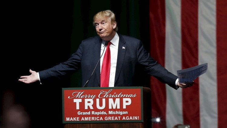 ترامب يدعو لبناء "سور أمريكا العظيم" لصدّ اللاجئين