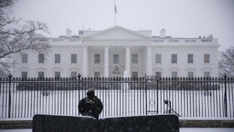 البيت الأبيض يدعو إلى استئناف مفاوضات السلام  في اليمن