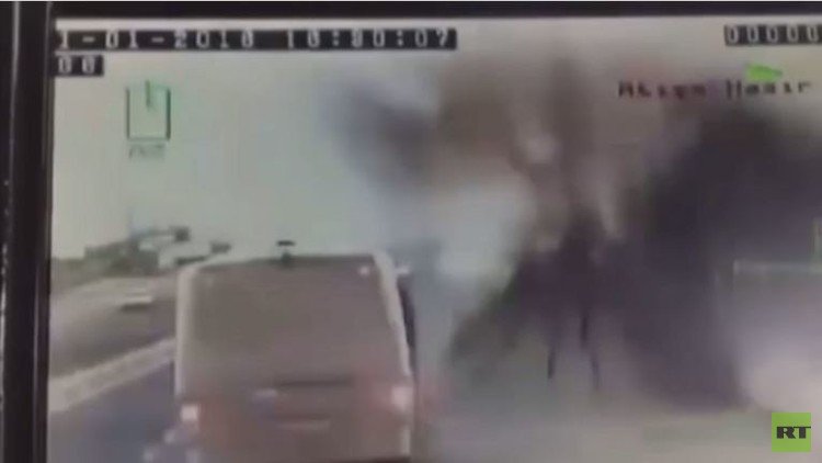 لحظة تفجير حافلة تركية في منطقة نصيبين (فيديو)