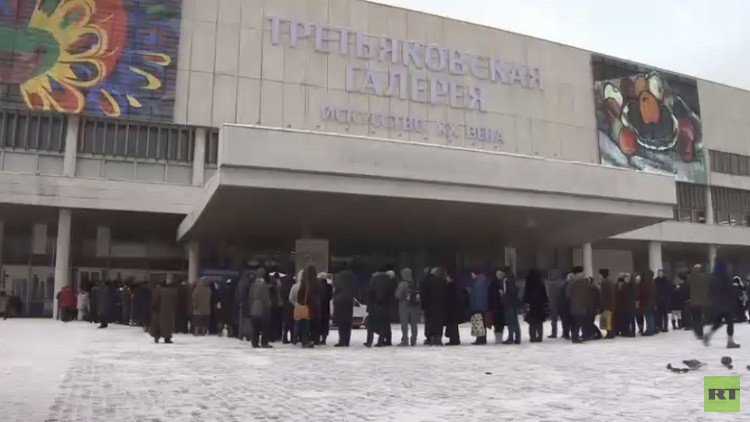 نجاح غير مسبوق لمعرض الفنان الروسي سيروف