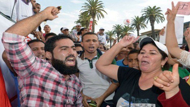 تظاهرات بالآلاف في المغرب احتجاجا على خفض وظائف حكومية