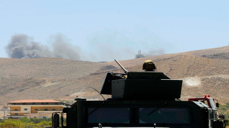 الجيش اللبناني يقصف "داعش" و"النصرة" بعد اشتباك التنظيمين عند جرود عرسال