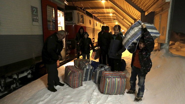 السويد تنوي ترحيل 80 ألفا من طالبي اللجوء