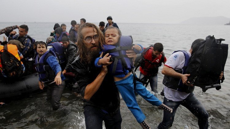 غرق 11 لاجئا معظمهم من الأطفال قبالة السواحل اليونانية