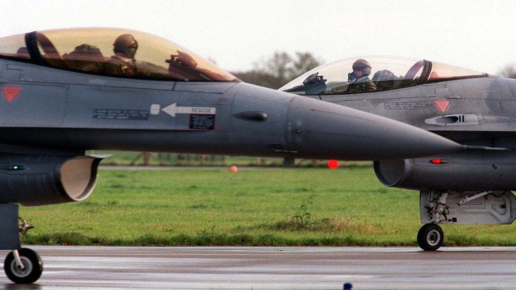 هولندا تقرر المشاركة في ضرب "داعش" بسوريا