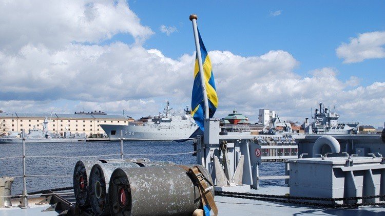 السويد تتأهب لخوض حرب عسكرية