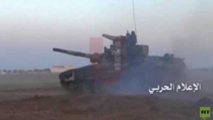 بالفيديو .. دبابة "Т-90" تدمر ارهابيي داعش في حلب