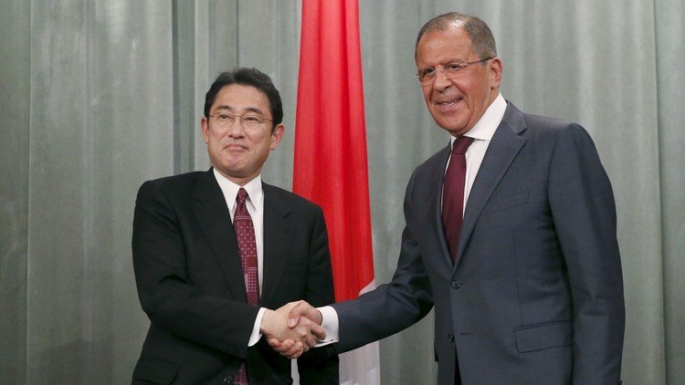 لافروف يبحث مع نظيره الياباني إطلاق الصاروخ الكوري الشمالي 