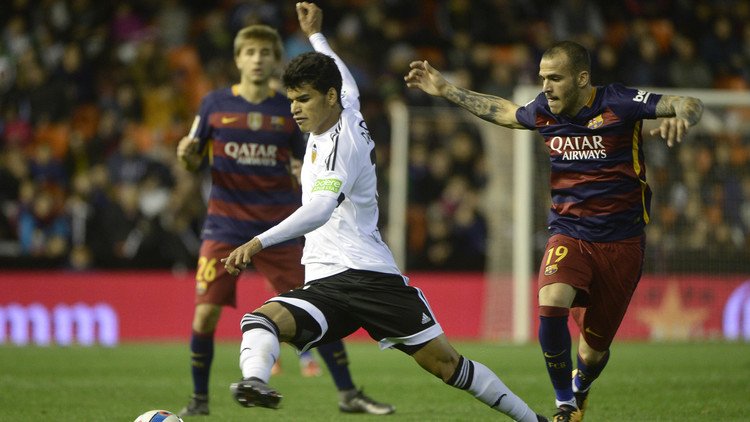 برشلونة يتخطى خفافيش فالنسيا ويبلغ نهائي كأس إسبانيا