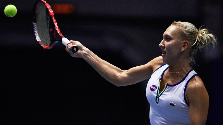 الروسية فيسنينا تودع دورة بطرسبورغ للتنس .. (فيديو)