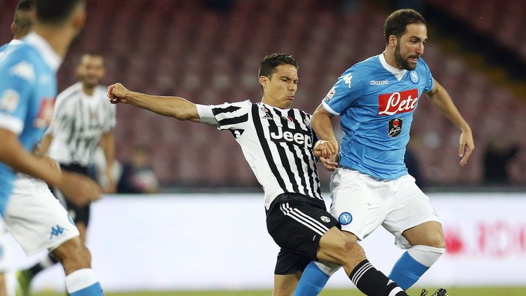 يوفنتوس يتربص بضيفه نابولي في موقعة "زعامة" الكالتشيو