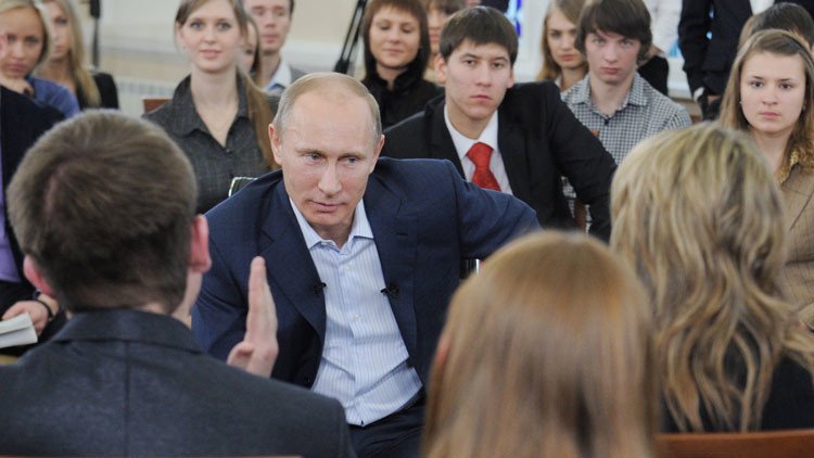 ماذا يريد بوتين من مهرجان الشبيبة العالمي المقبل في روسيا؟