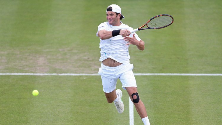 التونسي الجزيري يقصي الروسي يوجني من دورة دبي للتنس