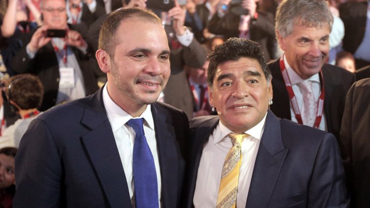 الأسطورة مارادونا يطالب بسجن بلاتر وبلاتيني مدى الحياة