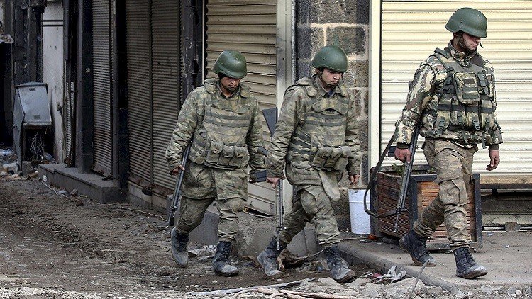 احتجاجات جنوب شرقي تركيا تلاقي ردا قاسيا من الشرطة (فيديو)