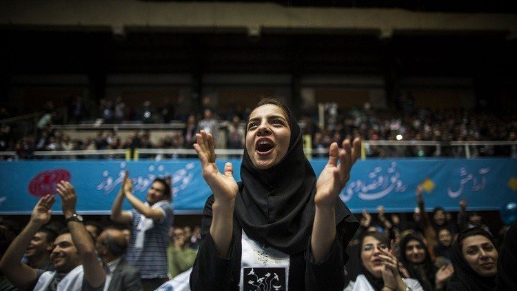 الإصلاحيون يحققون فوزا شبه مؤكد في انتخابات إيران
