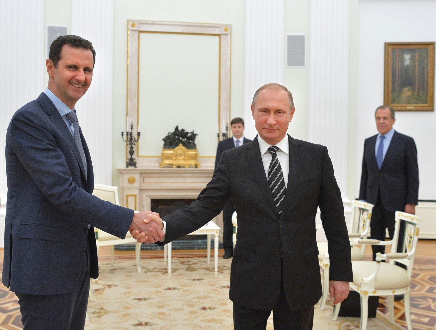 مدفيديف: الأسد يجب أن يبقى في منصبه حتى تحديد مستقبل سوريا السياسي